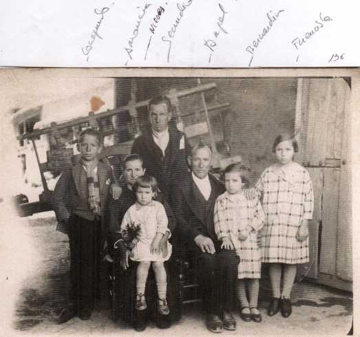 136 Amancia y Angel con hijos -Conegundo, Nieves, Bernardina y Fuencisla